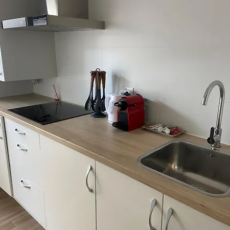 Apartamento Con Garaje Y Patio *