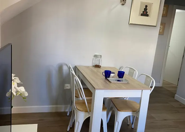 Apartamento Con Garaje Y Patio